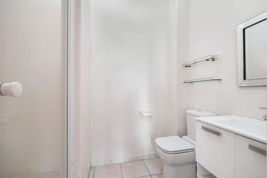 3 Bedroom Property for Sale in Sea Point Western Cape